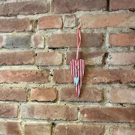 Charmante Altbauwohnung In Perfekter Lage *