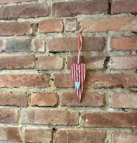 Charmante Altbauwohnung In Perfekter Lage *